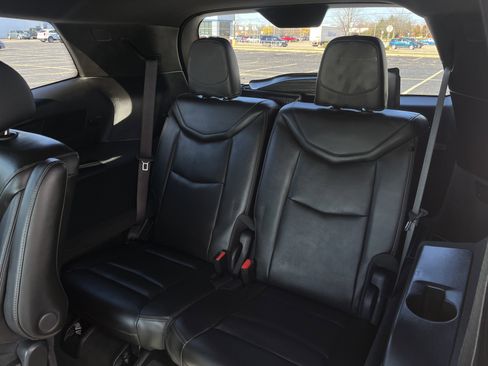 Used 2025 Cadillac XT6 Sport w/ Technology Package image 15