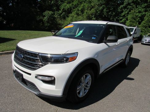 Used 2021 Ford Explorer XLT w/ Equipment Group 202A AWD/4WD image 1
