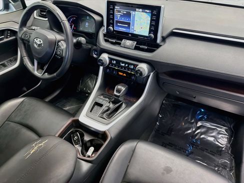 Used 2021 Toyota RAV4 Limited w/ Carpet Mat Package (TMS) FWD image 11
