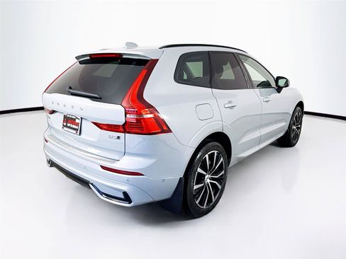 Used 2024 Volvo XC60 B5 Plus w/ Protection Package Premier AWD/4WD image 36