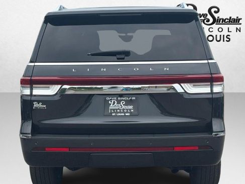 Used 2024 Lincoln Navigator L Reserve AWD/4WD image 4