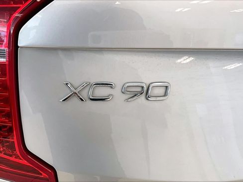 Used 2022 Volvo XC90 T5 Momentum w/ Climate Package FWD image 29