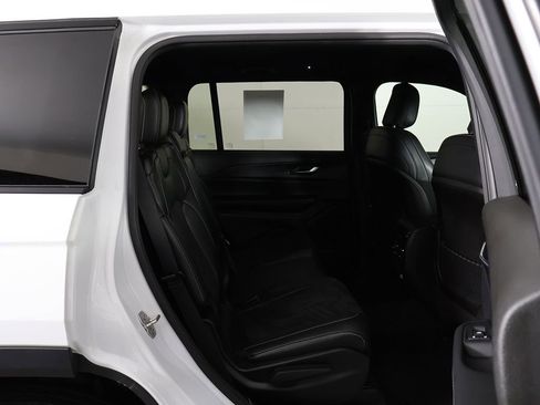Used 2024 Jeep Grand Cherokee L Laredo AWD/4WD image 30