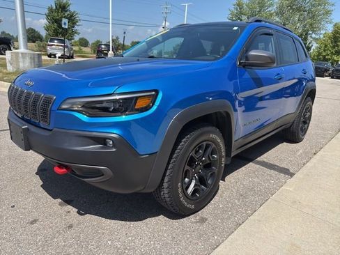 Used 2019 Jeep Cherokee Trailhawk w/ Cold Weather Group image 1