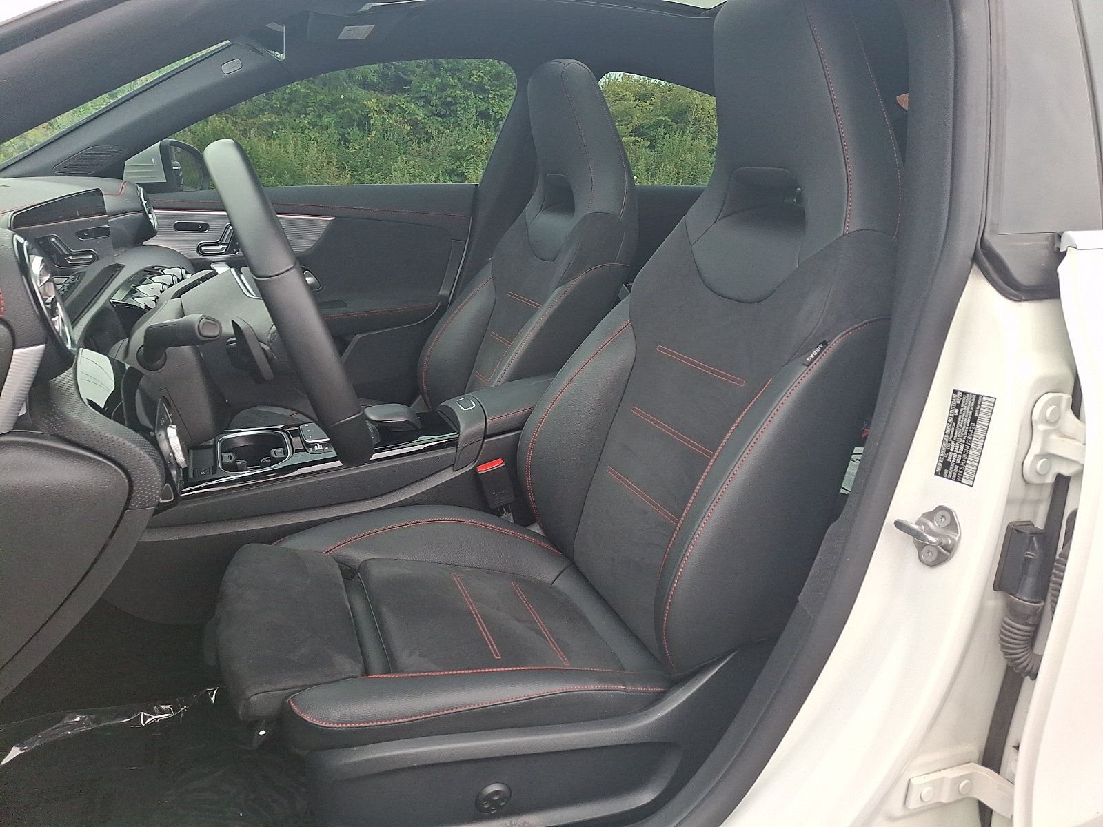 Used 2022 Mercedes-Benz CLA 250 4MATIC image 13