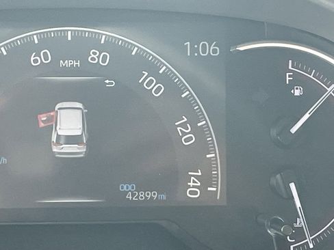 Used 2024 Toyota RAV4 LE image 7