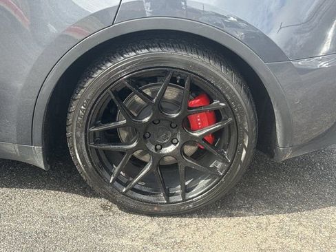 Used 2022 Tesla Model Y Performance image 21