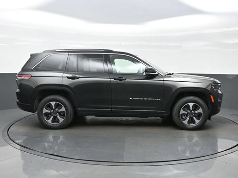 Used 2023 Jeep Grand Cherokee 4WD 4xe w/ Luxury Tech Group II image 10