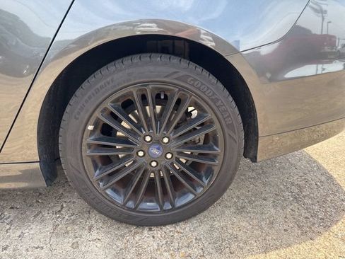 Used 2016 Ford Fusion SE w/ Equipment Group 202A FWD image 25