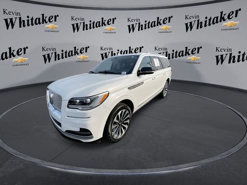 Used 2024 Lincoln Navigator L Reserve image 4