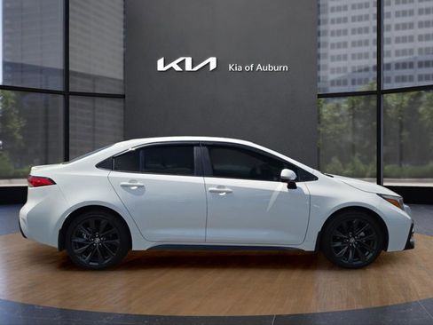 Used 2024 Toyota Corolla SE image 5