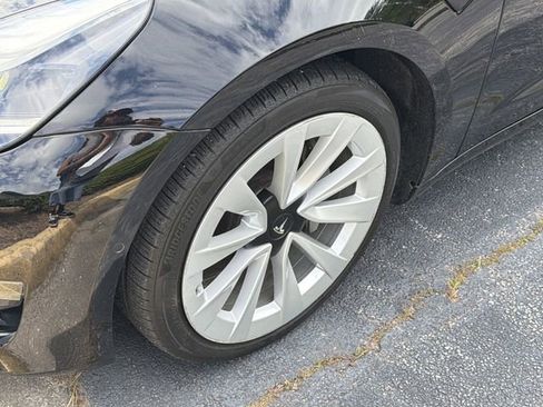 Used 2022 Tesla Model 3 Long Range AWD/4WD image 4