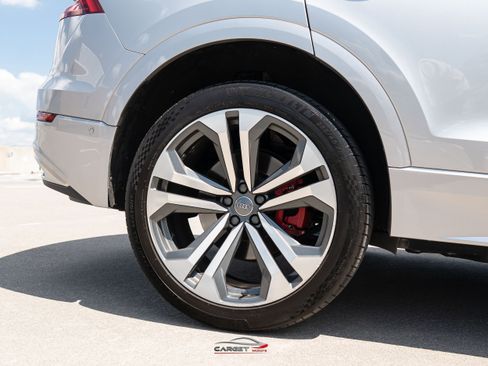 Used 2019 Audi Q8 Prestige AWD/4WD image 11