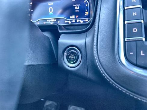 Used 2023 Chevrolet Suburban Z71 w/ Luxury Package image 16