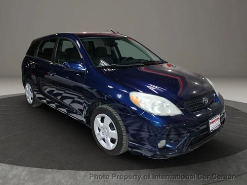 Used 2005 Toyota Matrix image 2
