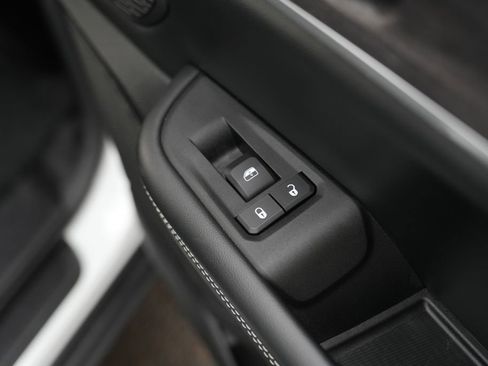 Used 2023 Jeep Grand Cherokee L Limited w/ Luxury Tech Group II image 36