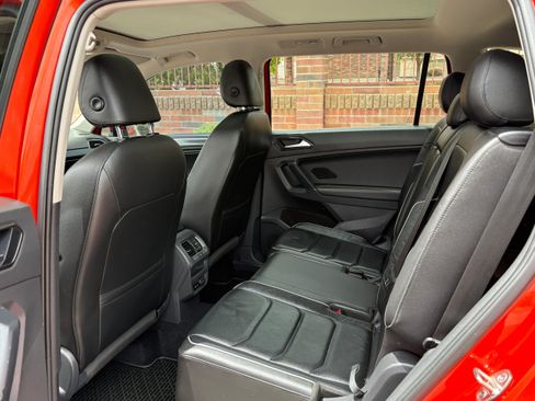 Used 2018 Volkswagen Tiguan SEL Premium FWD image 7
