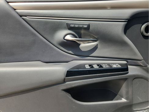 Used 2022 Lexus ES 350 F Sport w/ Accessory Package 2 FWD image 22