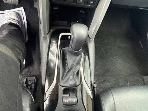 Used 2025 Toyota Corolla Cross XLE FWD image 22