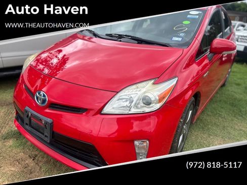 Used 2015 Toyota Prius Persona Series FWD image 1