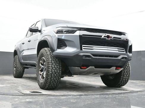 Used 2024 Chevrolet Colorado ZR2 w/ ZR2 Convenience Package III AWD/4WD image 43
