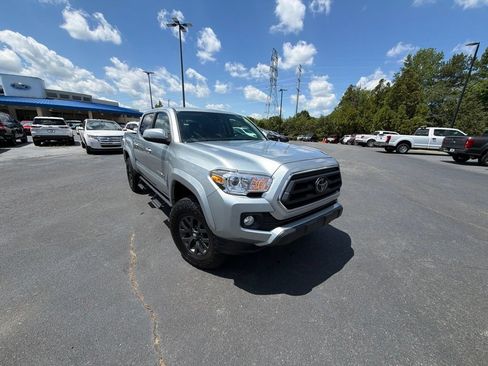 Used 2023 Toyota Tacoma SR5 w/ Technology Package AWD/4WD image 32