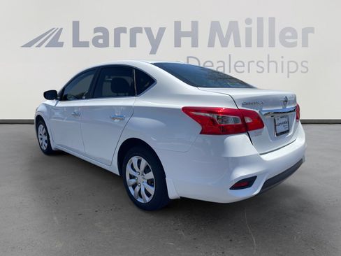 Used 2017 Nissan Sentra SV FWD image 3
