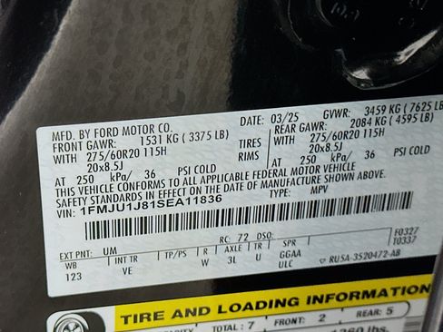 Used 2025 Ford Expedition Active AWD/4WD image 12