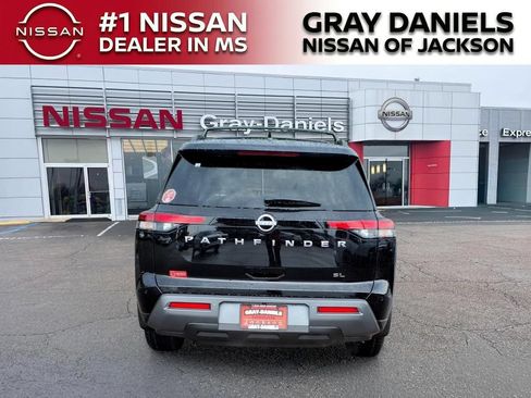 New 2026 Nissan Pathfinder SL FWD image 4