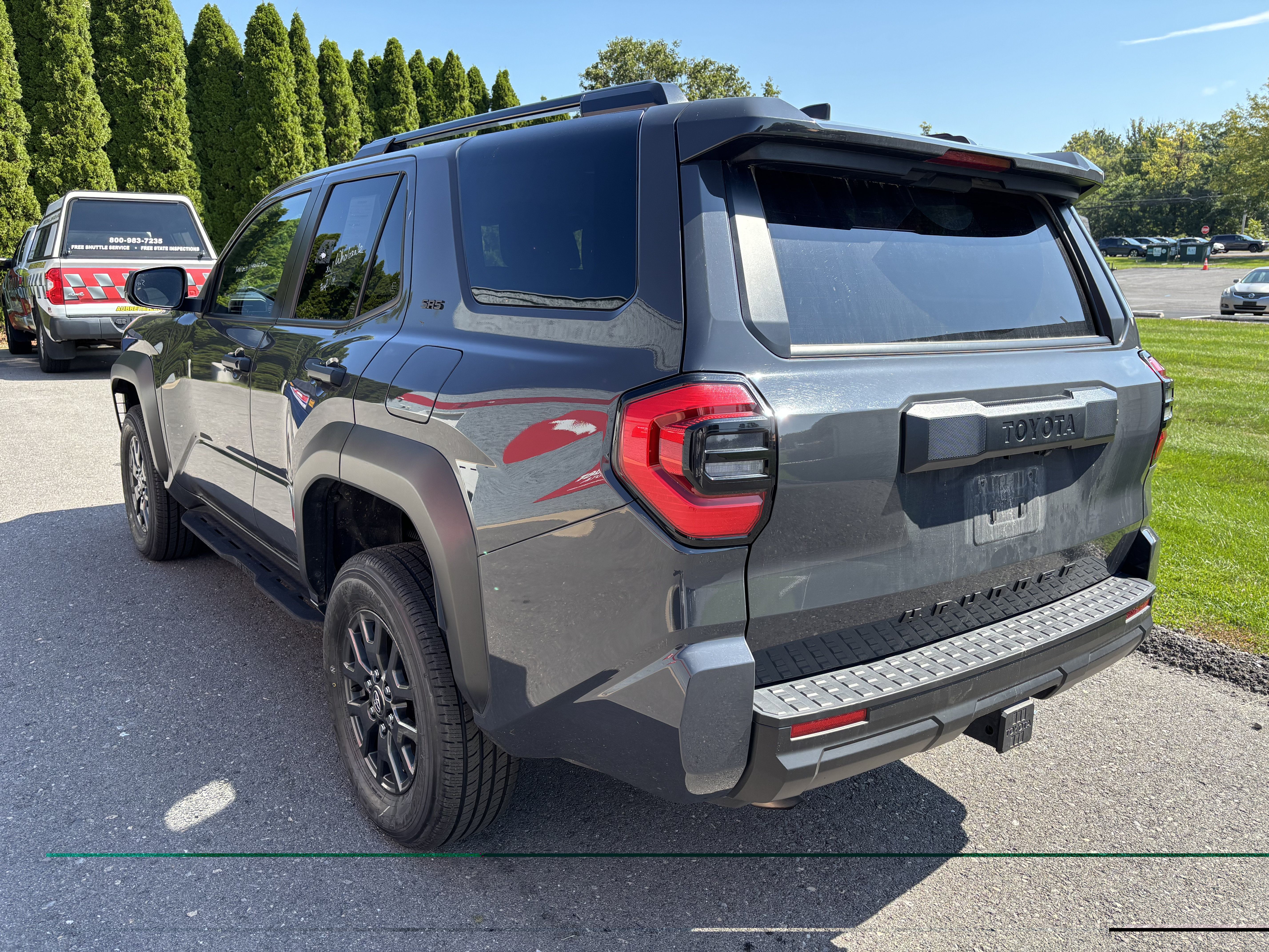 Used 2025 Toyota 4Runner SR5 AWD/4WD image 6