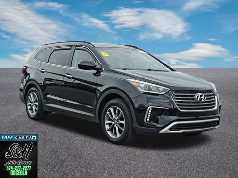 Used 2017 Hyundai Santa Fe SE FWD image 3