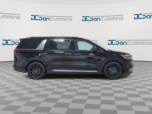Used 2022 Kia Carnival SX FWD image 2