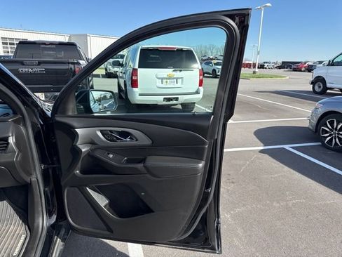Used 2023 Chevrolet Traverse LT w/ Rear Camera Mirror Package AWD/4WD image 36