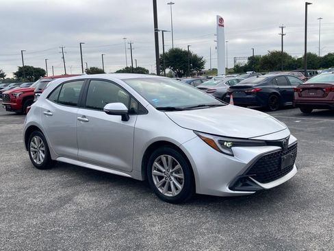 Used 2024 Toyota Corolla SE FWD image 3