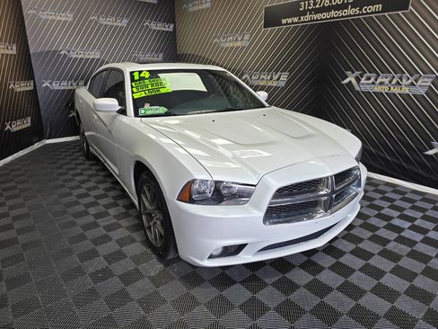 Used 2014 Dodge Charger SXT image 6