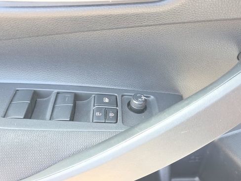 Used 2021 Toyota Corolla LE w/ LE Convenience Package FWD image 19