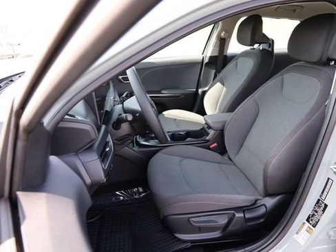 Used 2025 Kia K4 FWD image 8