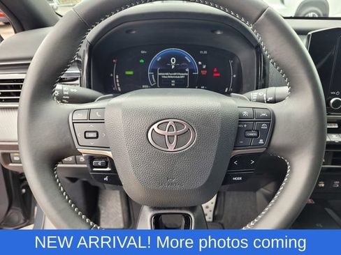 Used 2025 Toyota Camry SE FWD image 23