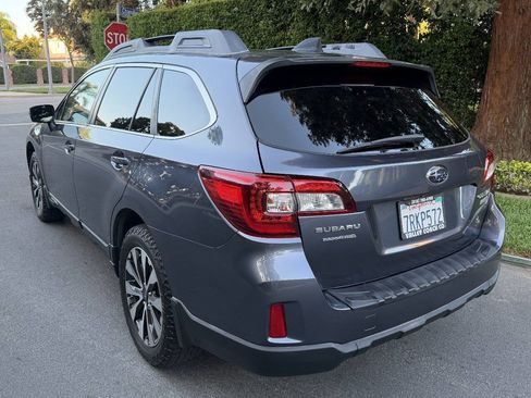 Used 2016 Subaru Outback 2.5i Limited AWD/4WD image 4