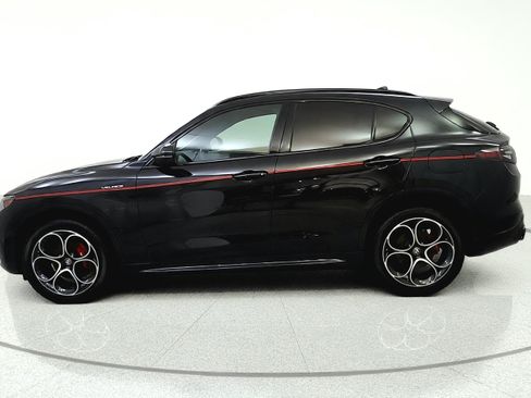 Used 2024 Alfa Romeo Stelvio Veloce AWD/4WD image 4