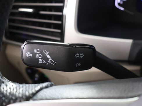 Used 2023 Volkswagen Atlas SEL Premium image 49