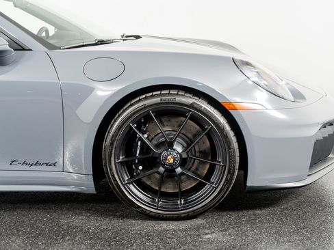 Used 2026 Porsche 911 Targa 4 GTS image 7