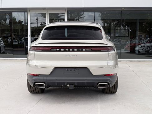Certified 2026 Porsche Cayenne E-Hybrid Coupe AWD/4WD image 10