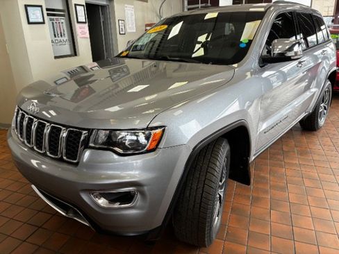 Used 2020 Jeep Grand Cherokee Limited w/ Luxury Group II image 8