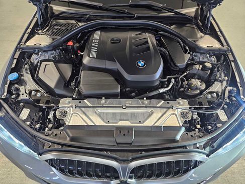 Used 2025 BMW 330i xDrive Sedan w/ M Sport Package image 9