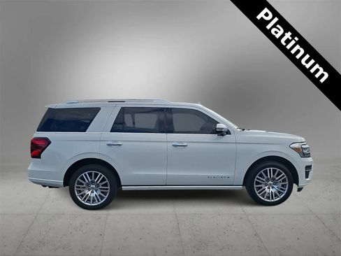 Used 2022 Ford Expedition Platinum image 9