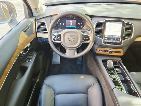 Used 2025 Volvo XC90 B6 Plus w/ Protection Package AWD/4WD image 11