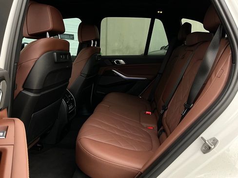 Used 2023 BMW X5 xDrive40i w/ Luxury Seating Package image 12