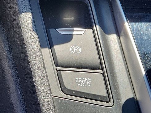 Used 2018 Honda CR-V LX image 23