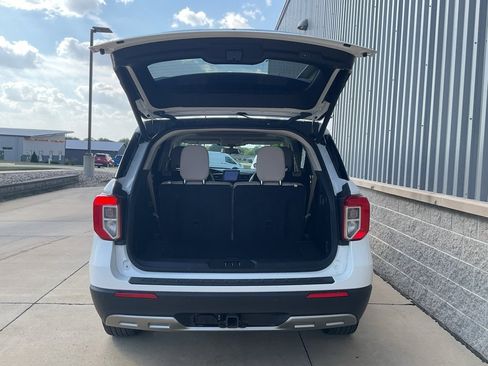 Used 2022 Ford Explorer XLT w/ Equipment Group 202A image 23